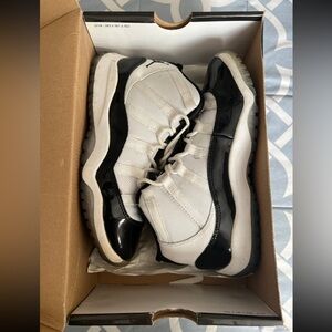 Jordan 11 Retro PS Black and White